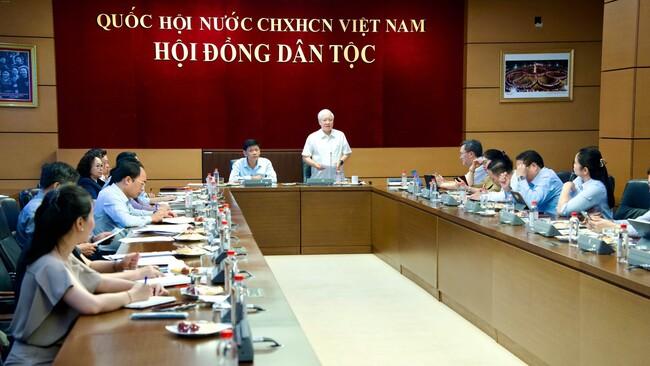 Phó Chủ tịch Thường trực Quốc hội Đỗ Văn Chiến làm việc với Thường trực Hội đồng Dân tộc