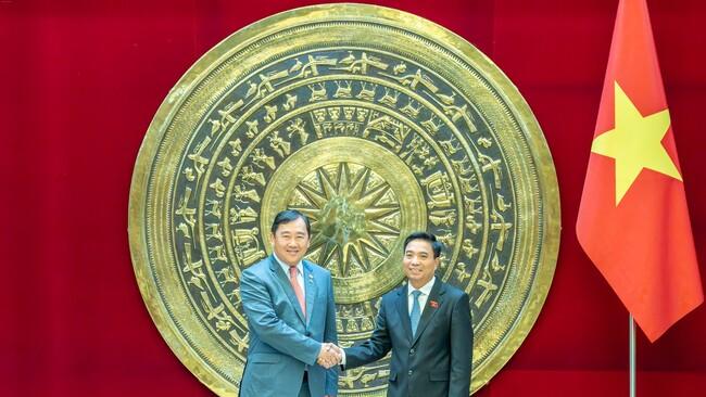 Video: Phó Chủ tịch Quốc hội, Thượng tướng Nguyễn Doãn Anh tiếp Chủ nhiệm Ủy ban Đối ngoại, Hợp tác quốc tế và Thông tin, Quốc hội Campuchia Suos Yara