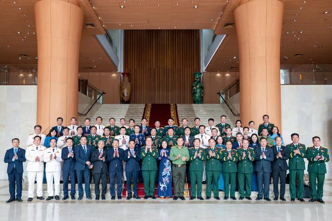 Video: Phó Chủ tịch Quốc hội, Thượng tướng Nguyễn Doãn Anh dự, chỉ đạo Phiên họp toàn thể lần thứ nhất Ủy ban Quốc phòng, An ninh và Đối ngoại của Quốc hội khóa XVI
