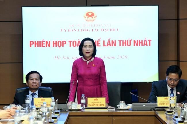 Phó Chủ tịch Quốc hội Nguyễn Thị Thanh dự Phiên họp toàn thể lần thứ Nhất Ủy ban Công tác đại biểu của Quốc hội khóa XVI