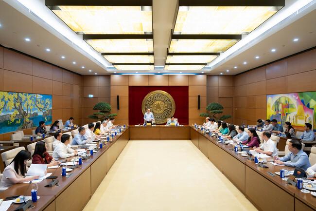 Chủ tịch Quốc hội Trần Thanh Mẫn làm việc với Thường trực Ủy ban Pháp luật và Tư pháp