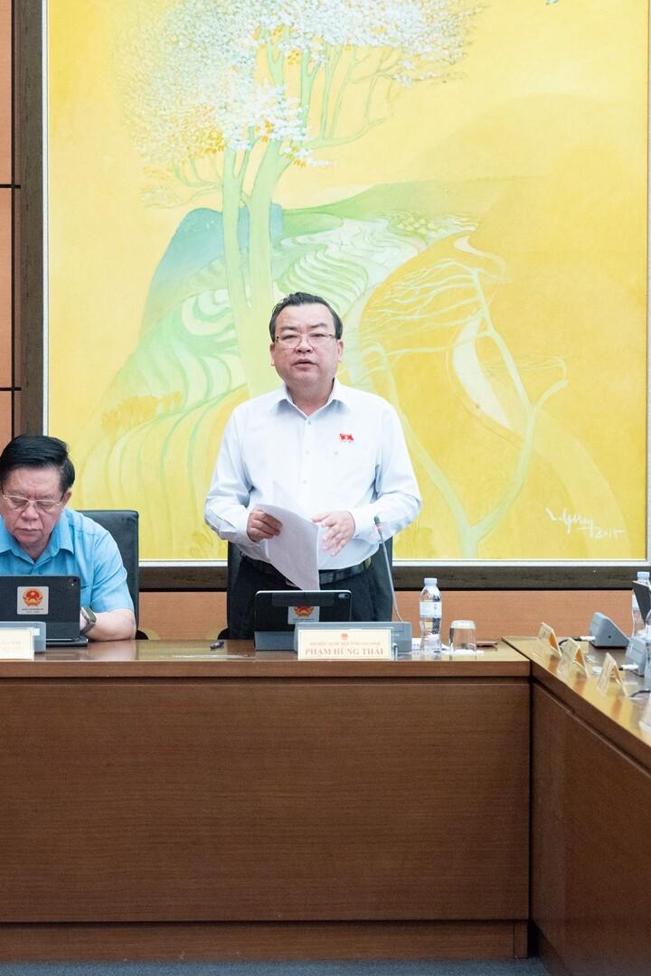 Ảnh: Chủ nhiệm Ủy ban Quốc phòng, An ninh và Đối ngoại, Thượng tướng Lê Tấn Tới tham dự thảo luận ở Tổ 3 chiều ngày 09/4/2026