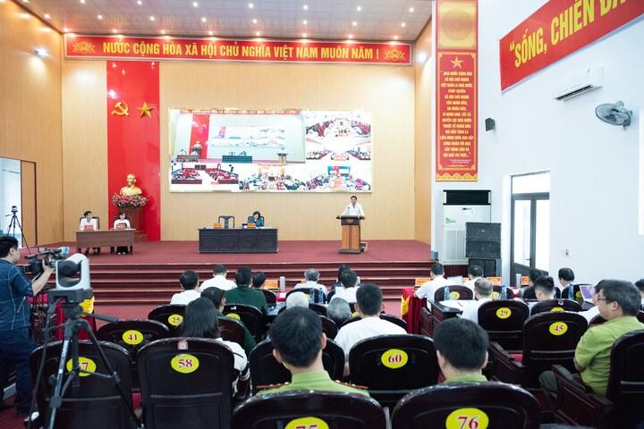 Ảnh:  Phó Chủ tịch Quốc hội, Thượng tướng Nguyễn Doãn Anh tiếp xúc cử tri tại xã Hồi Xuân, tỉnh Thanh Hóa sáng 29/4