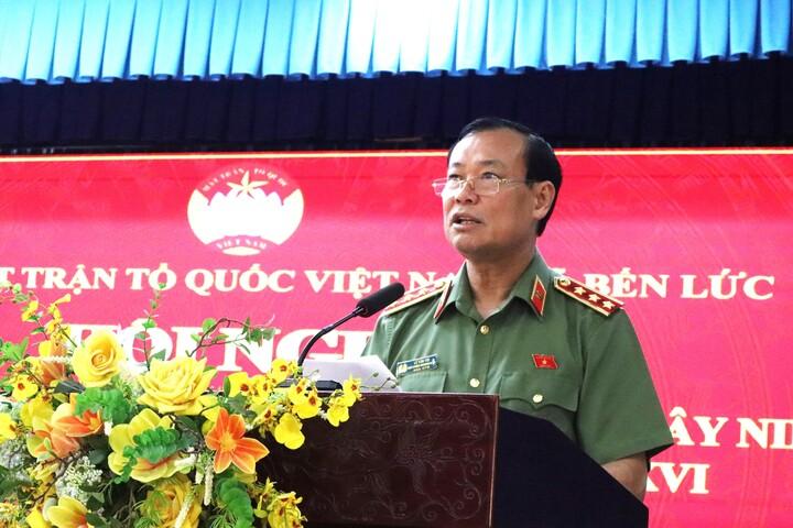 Ảnh: Chủ nhiệm Ủy ban Quốc phòng, An ninh và Đối ngoại, Thượng tướng Lê Tấn Tới tiếp xúc cử tri các xã Bến Lức, Bình Đức, Mỹ Thạnh, tỉnh Tây Ninh