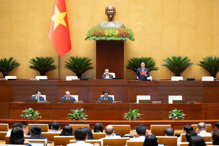 [Ảnh] Phó Chủ tịch Quốc hội Nguyễn Khắc Định điều hành Phiên họp toàn thể sáng 22/4 tại Kỳ họp thứ Nhất, Quốc hội khóa XVI