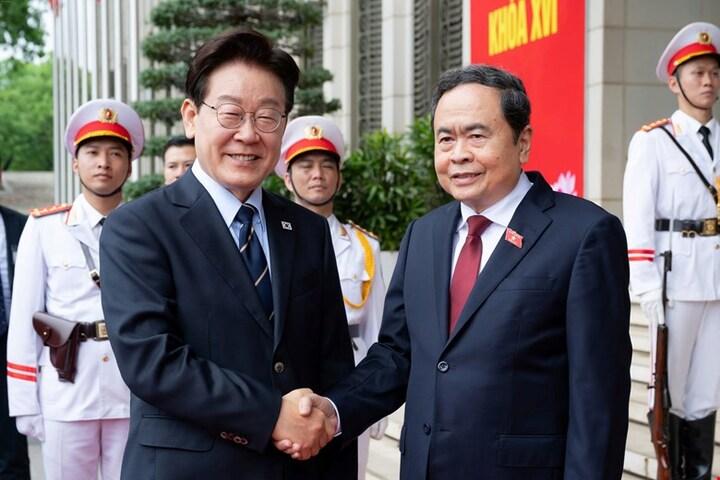 Chủ tịch Quốc hội Trần Thanh Mẫn hội kiến Tổng thống Hàn Quốc Lee Jae Myung