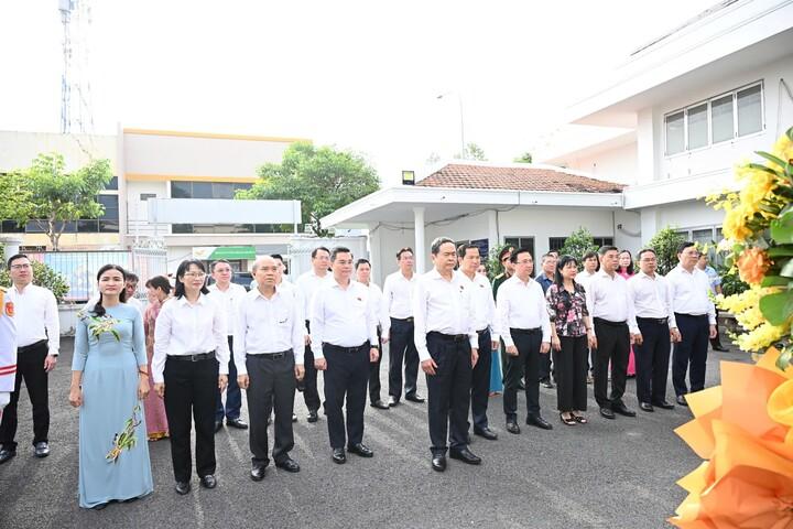 Chủ tịch Quốc hội Trần Thanh Mẫn dâng hương tại Di tích lịch sử - văn hóa Dinh Quận Hóc Môn