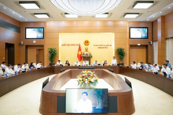 Ảnh: Ủy ban Thường vụ Quốc hội xem xét Báo cáo công tác dân nguyện của Quốc hội tháng 3 và tháng 4/2026