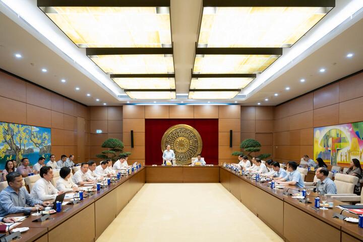 Ảnh: Chủ tịch Quốc hội Trần Thanh Mẫn chủ trì làm việc với Thường trực Ủy ban Quốc phòng, An ninh và Đối ngoại