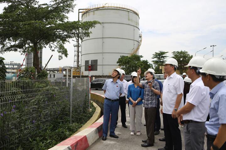 Đoàn công tác của Ủy ban Khoa học, Công nghệ và Môi trường khảo sát hoạt động bảo vệ môi trường tại Công ty TNHH MTV Đạm Ninh Bình