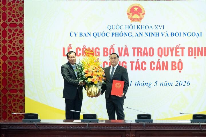 Ảnh: Lễ công bố, trao Quyết định bổ nhiệm Vụ trưởng Vụ Quốc phòng, An ninh và Đối ngoại