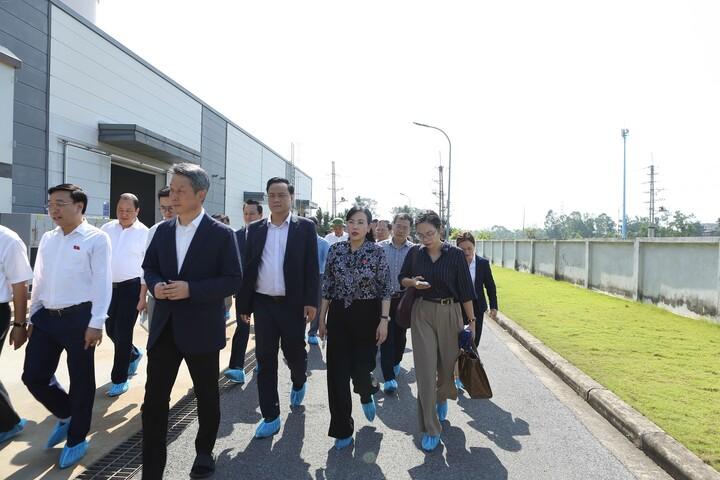 Chủ nhiệm Ủy ban Khoa học, Công nghệ và Môi trường Nguyễn Thanh Hải cùng Đoàn công tác khảo sát bảo vệ môi trường tại Phú Thọ