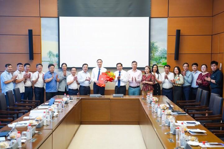 [Ảnh] Hội nghị công bố các Quyết định của Ban Thường vụ Đảng ủy Quốc hội thành lập Cơ quan Đảng ủy Quốc hội và công tác cán bộ