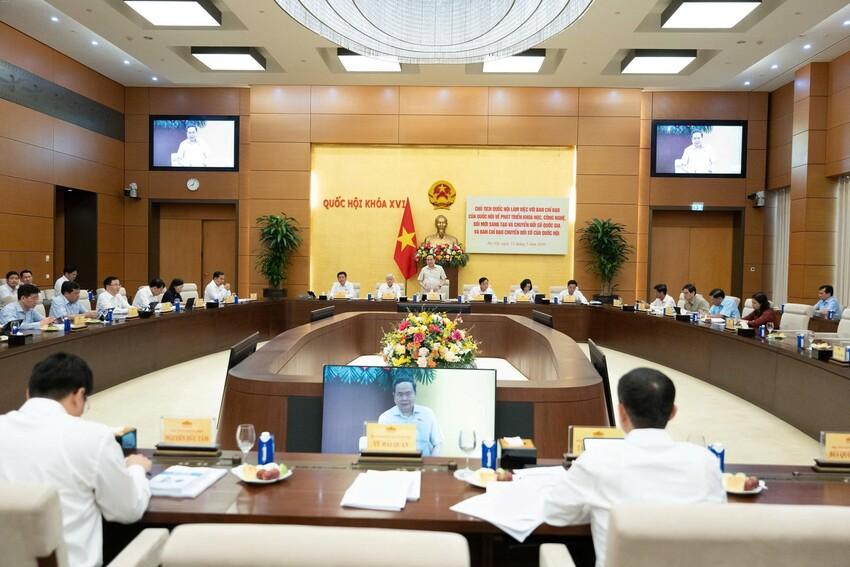 Chủ tịch Quốc hội chủ trì cuộc làm việc về phát triển khoa học, công nghệ, đổi mới sáng tạo, chuyển đổi số quốc gia