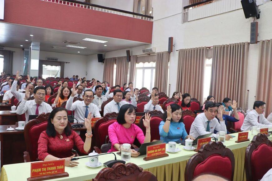 Bế mạc kỳ họp chuyên đề lần thứ hai HĐND tỉnh Vĩnh Long khóa XI: Xem xét, quyết định nhiều nội dung quan trọng