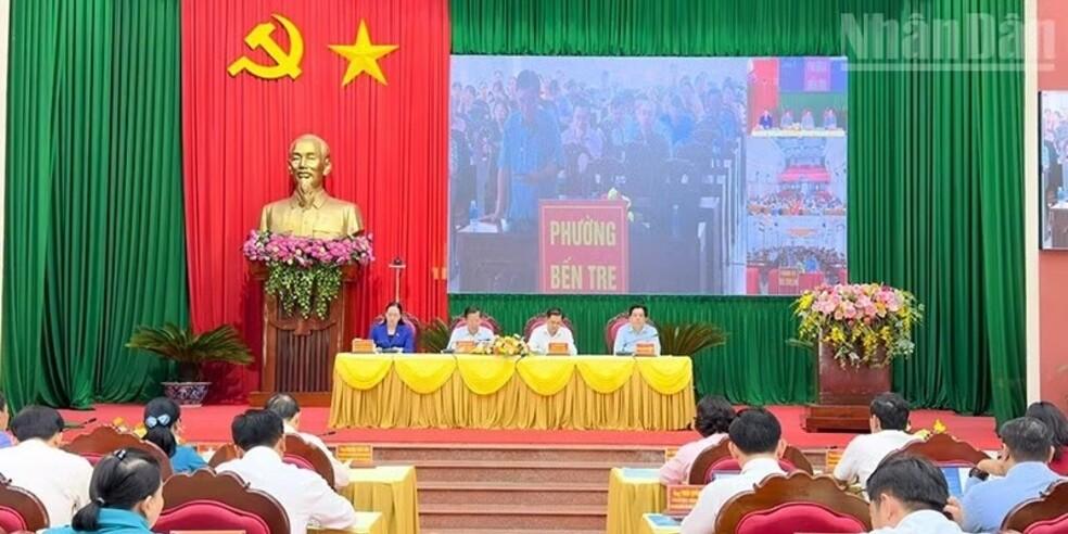 Chủ nhiệm Uỷ ban Kinh tế và Tài chính Phan Văn Mãi cùng đại biểu Quốc hội tỉnh Vĩnh Long tiếp xúc cử tri với 124 xã, phường trong tỉnh