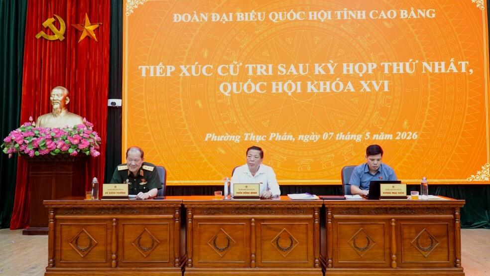 Bộ trưởng Bộ xây dựng Trần Hồng Minh tiếp xúc cử tri tại phường Thục Phán, tỉnh Cao Bằng