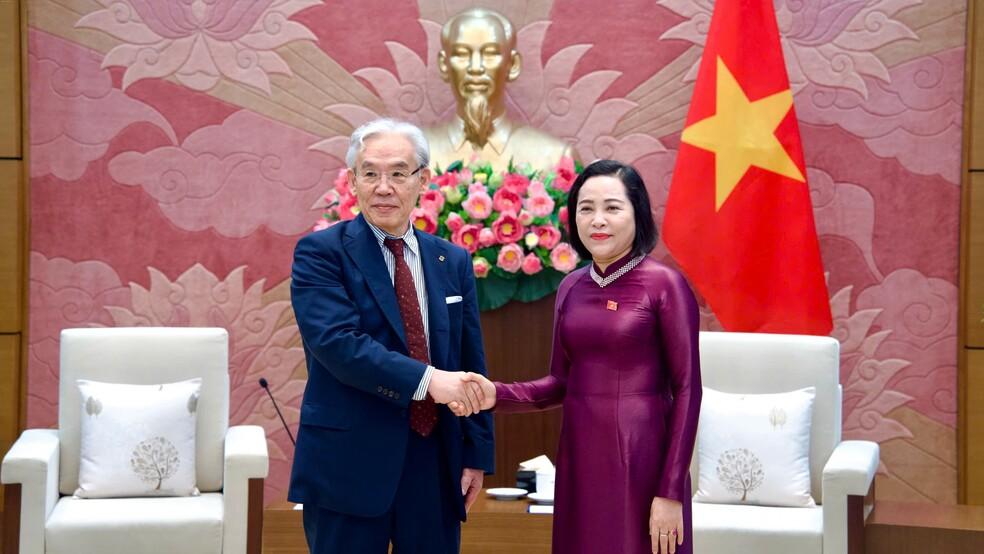 Phó Chủ tịch Quốc hội Nguyễn Thị Thanh tiếp ông Higashiue Shinichi, Chủ tịch Tập đoàn Tokushukai Nhật Bản
