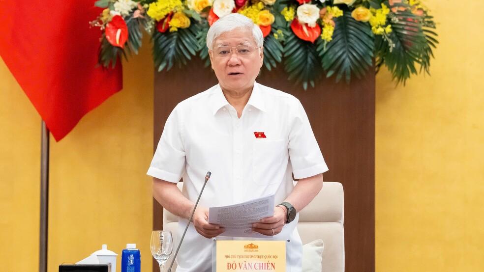 Phó Chủ tịch Thường trực Quốc hội Đỗ Văn Chiến chủ trì họp giao ban với Thường trực các cơ quan của Quốc hội