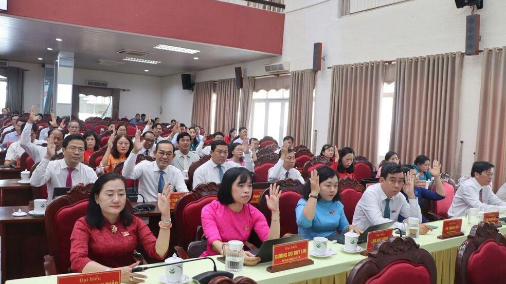 Bế mạc kỳ họp chuyên đề lần thứ hai HĐND tỉnh Vĩnh Long khóa XI: Xem xét, quyết định nhiều nội dung quan trọng
