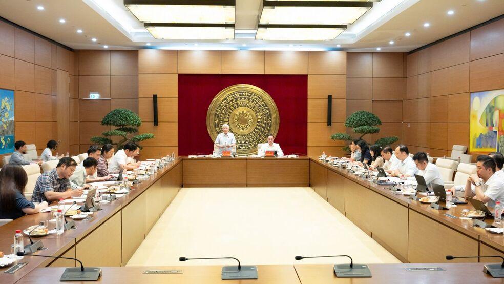 Phó Chủ tịch Thường trực Quốc hội Đỗ Văn Chiến dự Phiên họp thứ Nhất của Tổ biên tập xây dựng Đề án ban hành Quy chế phối hợp của Đảng ủy Quốc hội