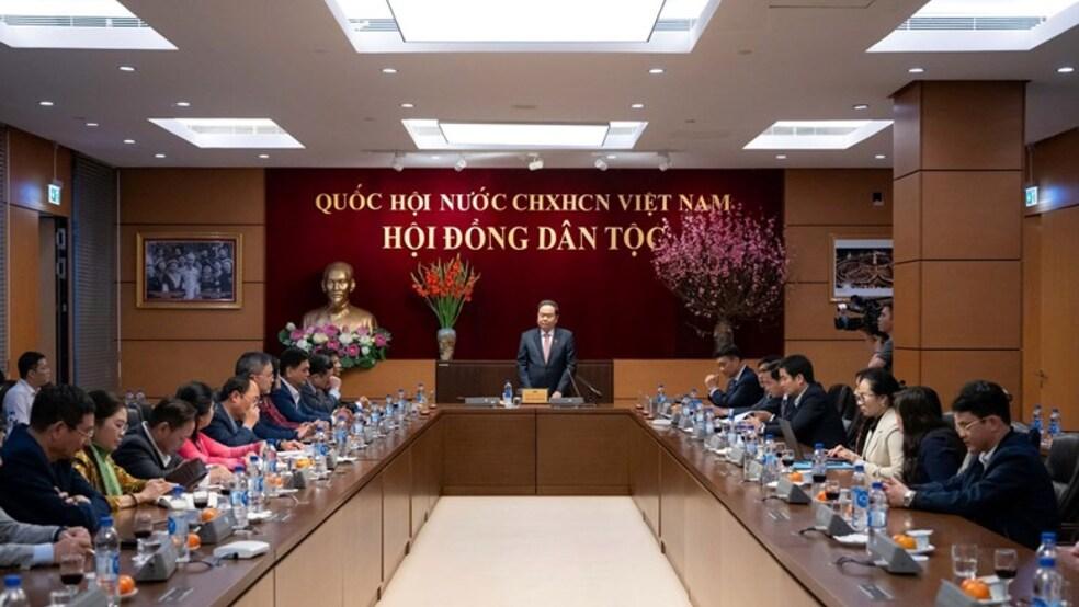 Nâng cao chất lượng thẩm tra luật và giám sát chuyên đề, tập trung vào những vấn đề thiết thực đối với đồng bào dân tộc