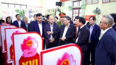Phó Chủ tịch Quốc hội Nguyễn Đức Hải giám sát, kiểm tra công tác bầu cử tại phường Vũng Áng, tỉnh Hà Tĩnh