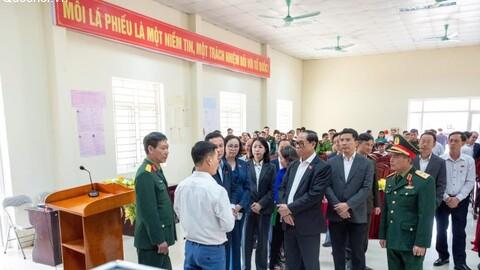 Phó Chủ tịch Quốc hội, Thượng tướng Trần Quang Phương kiểm tra công tác chuẩn bị bầu cử tại xã Pù Luông, tỉnh Thanh Hóa