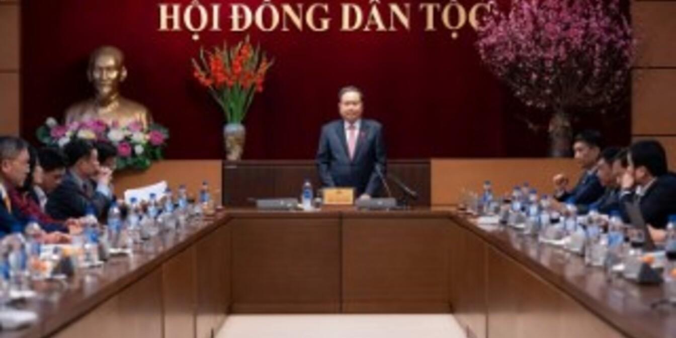 Nâng cao chất lượng thẩm tra luật và giám sát chuyên đề, tập trung vào những vấn đề thiết thực đối với đồng bào dân tộc