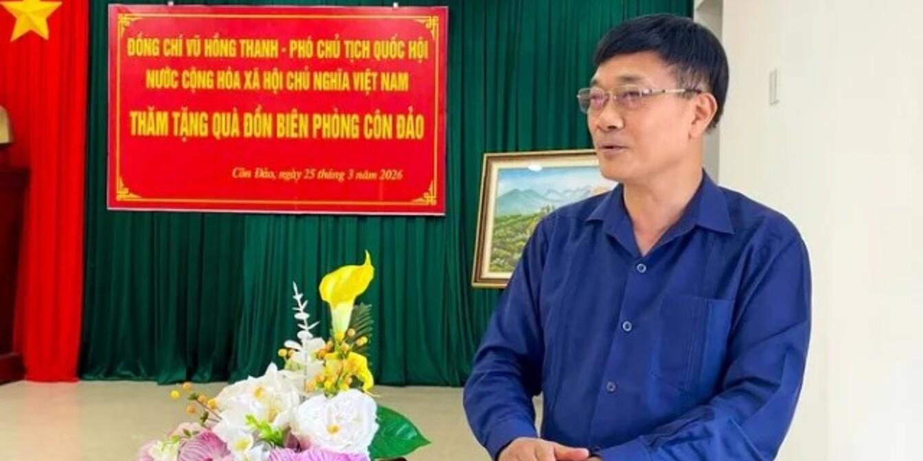 Phó Chủ tịch Quốc hội Vũ Hồng Thanh thăm, tặng quà Đồn biên phòng Côn Đảo