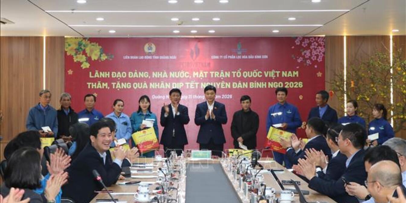 Phó Chủ tịch Quốc hội Vũ Hồng Thanh dự "Tết sum vầy" tại Quảng Ngãi