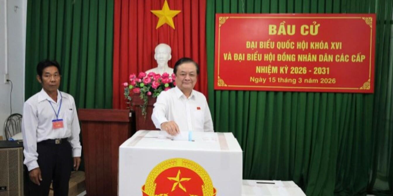 Phó Chủ tịch Quốc hội Lê Minh Hoan bầu cử ĐBQH và HĐND các cấp tại tỉnh Đồng Tháp