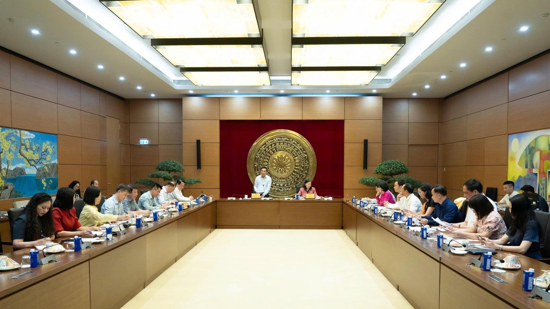 Phó Chủ tịch Quốc hội, Thượng tướng Nguyễn Doãn Anh làm việc với Thường trực Ủy ban Dân nguyện và Giám sát của Quốc hội