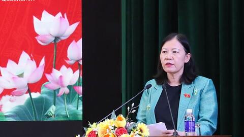 Chủ nhiệm Ủy ban Dân nguyện và Giám sát của Quốc hội Lê Thị Nga tiếp xúc cử tri tại phường Hà Nam, tỉnh Ninh Bình