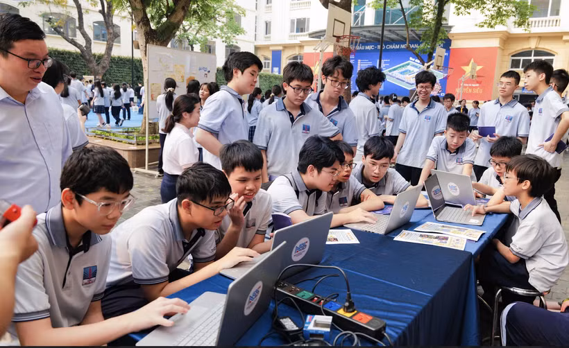 Công nghệ số đang trở thành một phần của giáo dục hiện đại. (Ảnh: Vietnam+)